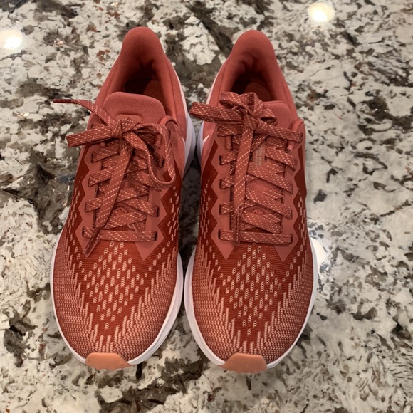 NWT Nike Air Zoom Winflo 6 Women size 6 - Picture 1 of 5